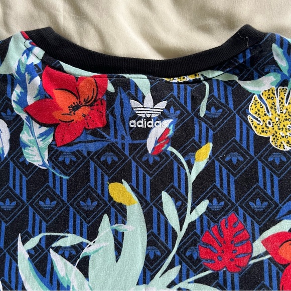 adidas Women’s Floral Logo Tee - Navy Multi - Picture 7 of 9